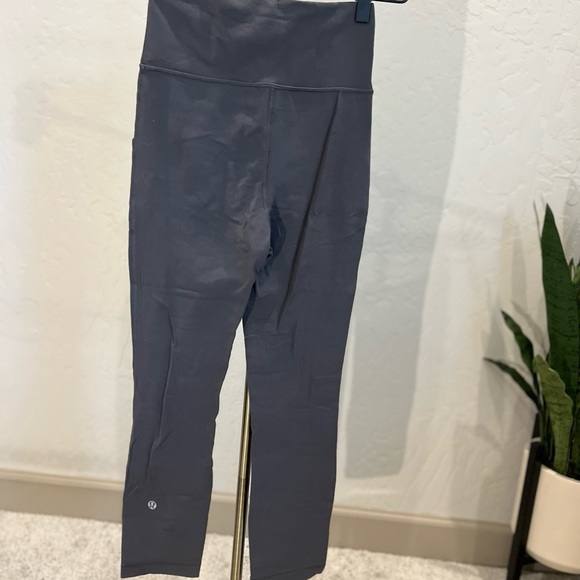 Lululemon Skinny Will Crop | Size 4 | Grey | Pockets & Drawstring - Picture 2 of 6